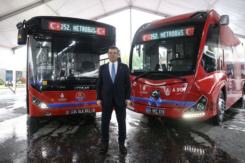 Ekrem İmamoğlu metrobüsler için düzenlenen törene katıldı - Resim: 2