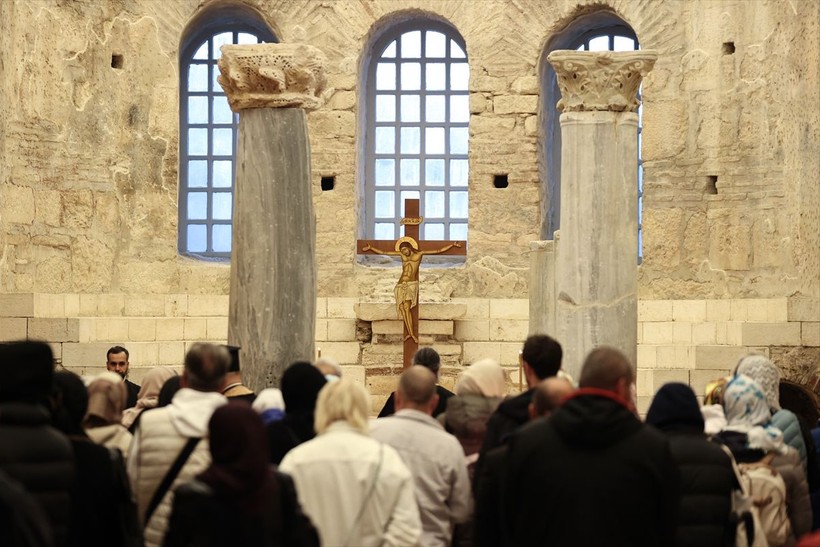 Antalya'da 'Noel Baba' için Kilise'de ayin düzenlendi - Resim: 8