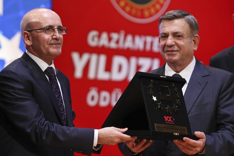 Son Dakika: Mehmet Şimşek: 'Vergiyi tabana yayacağız' derken yanlış anlaşıldık vergi ödemeyenlerin üzerine gideceğiz - Resim : 2