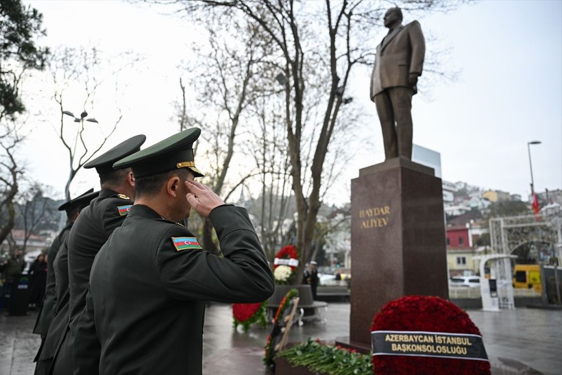 Azerbaycan'ın ulusal lideri Haydar Aliyev vefatının 20. yılında İstanbul'da anıldı - Resim: 4