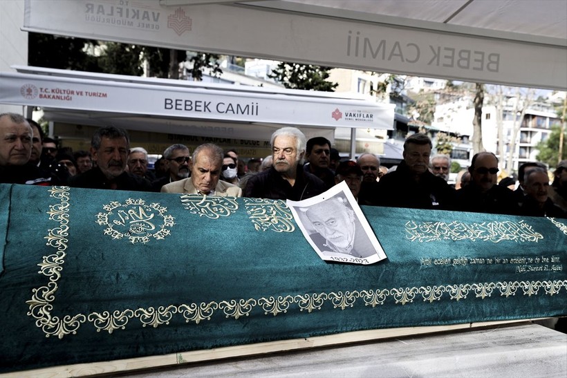 Ünlü senarist ve yönetmen Ragıp Yılmaz Atadeniz son yolculuğuna uğurlandı - Resim: 1