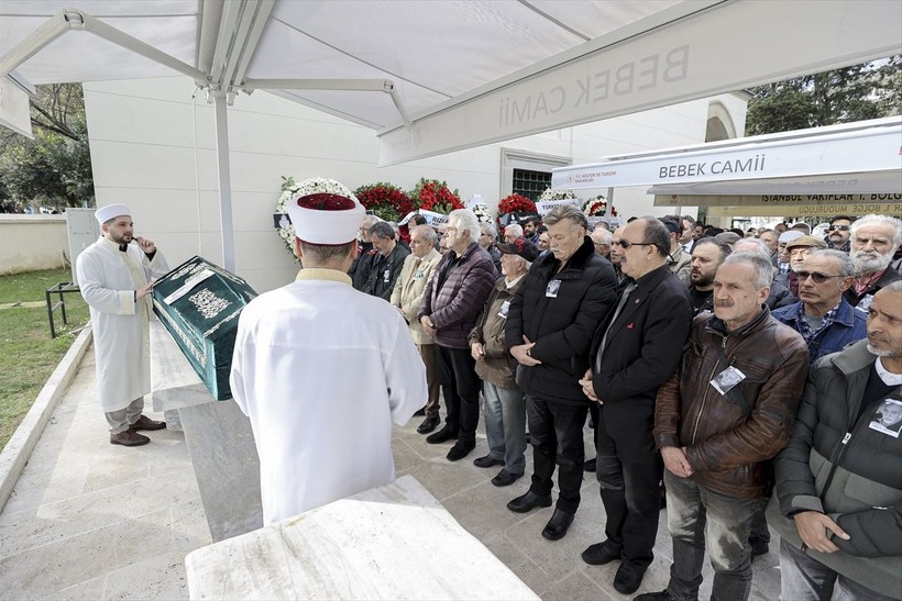 Ünlü senarist ve yönetmen Ragıp Yılmaz Atadeniz son yolculuğuna uğurlandı - Resim: 2