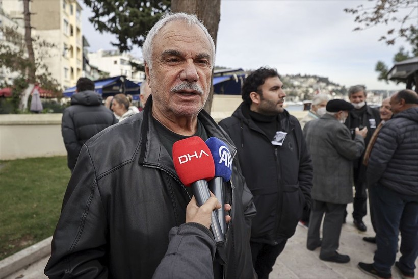 Ünlü senarist ve yönetmen Ragıp Yılmaz Atadeniz son yolculuğuna uğurlandı - Resim: 6