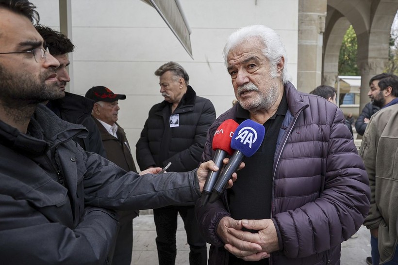Ünlü senarist ve yönetmen Ragıp Yılmaz Atadeniz son yolculuğuna uğurlandı - Resim: 7