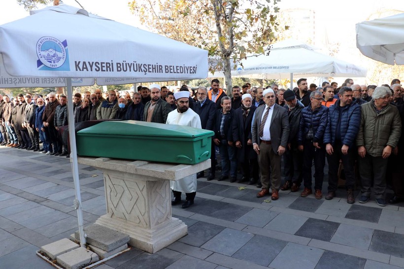 Beşiktaş'taki saldırıda şehit olan polis Yasin İke'nin annesi, hayatını kaybetti - Resim: 4