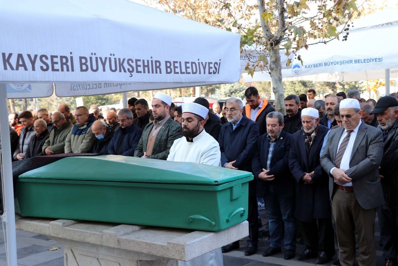 Beşiktaş'taki saldırıda şehit olan polis Yasin İke'nin annesi, hayatını kaybetti - Resim: 3