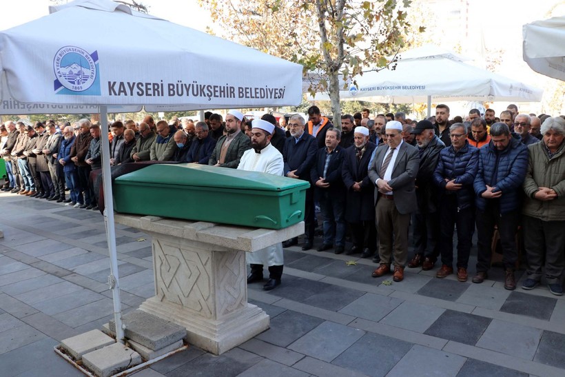 Beşiktaş'taki saldırıda şehit olan polis Yasin İke'nin annesi, hayatını kaybetti - Resim: 5