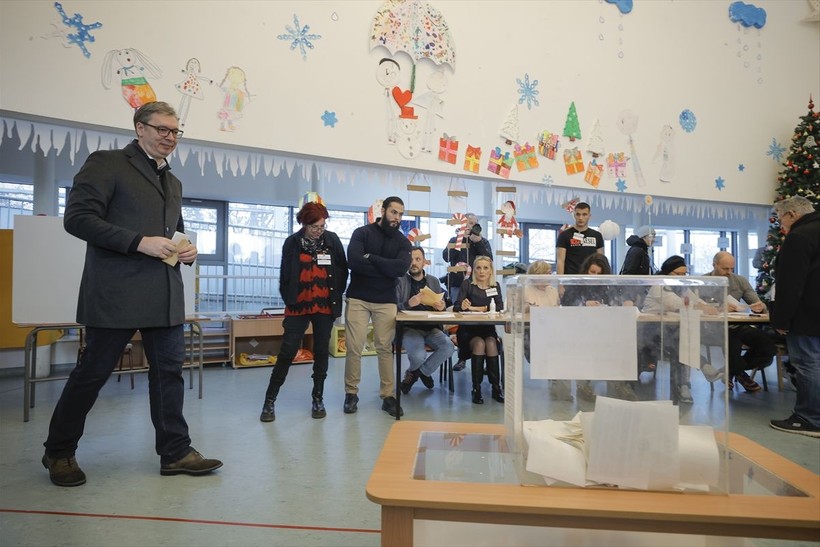 Sırbistan'da seçim süreci devam ediyor - Resim: 17