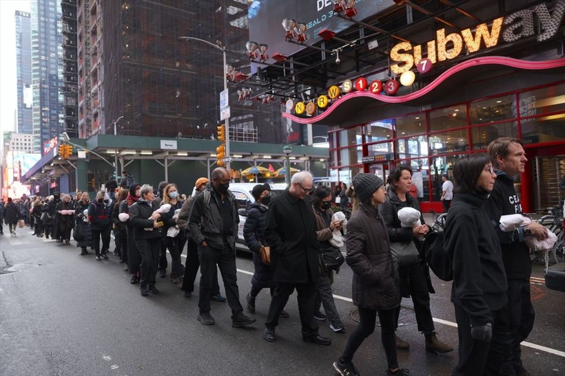New York Gazze'de ölen binlerce bebek ve çocuk için sessiz yürüyüş yaptı - Resim: 80