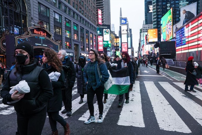 New York Gazze'de ölen binlerce bebek ve çocuk için sessiz yürüyüş yaptı - Resim: 70
