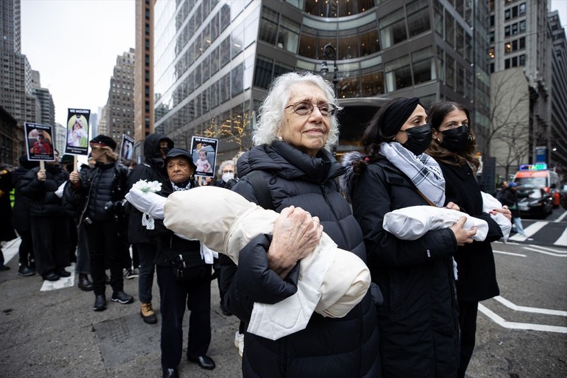 New York Gazze'de ölen binlerce bebek ve çocuk için sessiz yürüyüş yaptı - Resim: 55