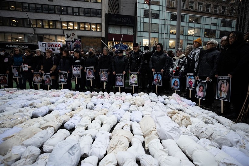 New York Gazze'de ölen binlerce bebek ve çocuk için sessiz yürüyüş yaptı - Resim: 57