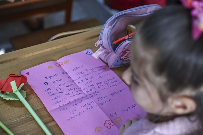 Koruma altındaki çocuklardan Mehmetçiğe duygulandıran mektup: Her zaman bizim kalbimizdesiniz, inşallah bir gün cennette buluşuruz - Resim: 3