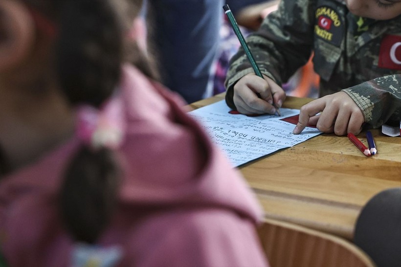 Koruma altındaki çocuklardan Mehmetçiğe duygulandıran mektup: Her zaman bizim kalbimizdesiniz, inşallah bir gün cennette buluşuruz - Resim: 9