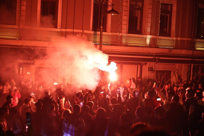 İstanbul yeni yıla ışıl ışıl girdi! Binlerce vatandaş cadde ve sokaklara akın etti - Resim: 29