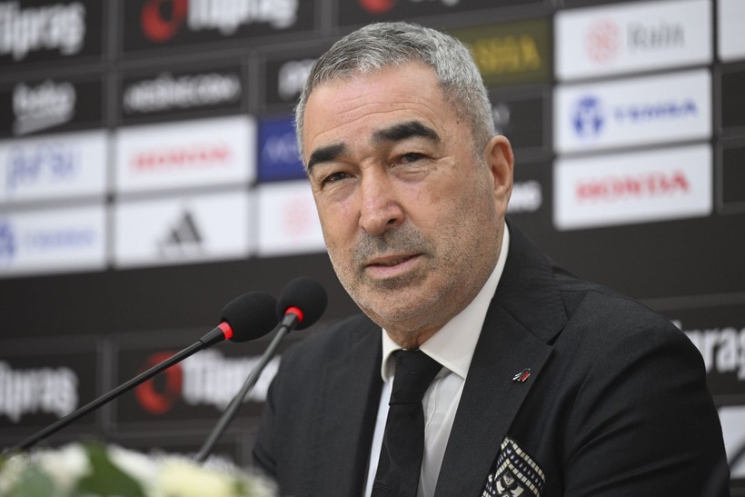 İşte Beşiktaş'ın yeni teknik direktörü! Bruno Genesio olmadı rota Giovanni van Bronckhorst'a çevrildi - Resim: 1