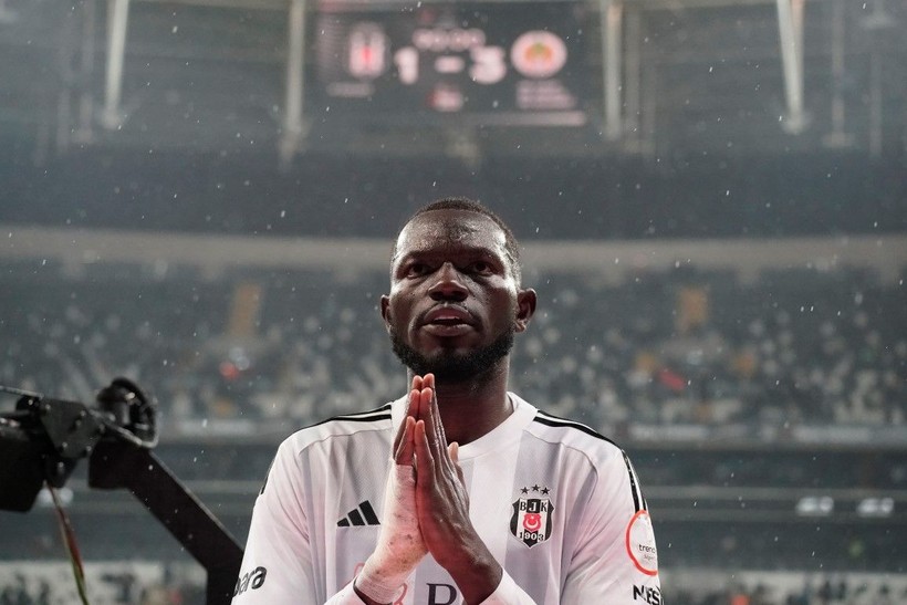 İşte Beşiktaş'ın yeni teknik direktörü! Bruno Genesio olmadı rota Giovanni van Bronckhorst'a çevrildi - Resim: 7