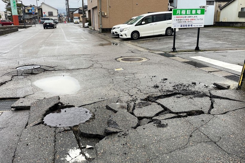 Japonya'da meydana gelen depremlerde hayatını kaybedenlerin sayısı 78'e yükseldi - Resim: 3