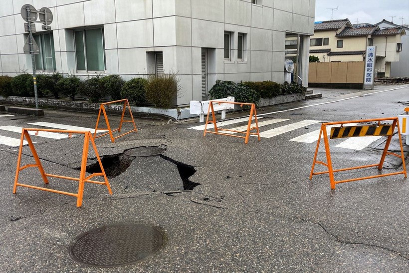 Japonya'da meydana gelen depremlerde hayatını kaybedenlerin sayısı 78'e yükseldi - Resim: 6
