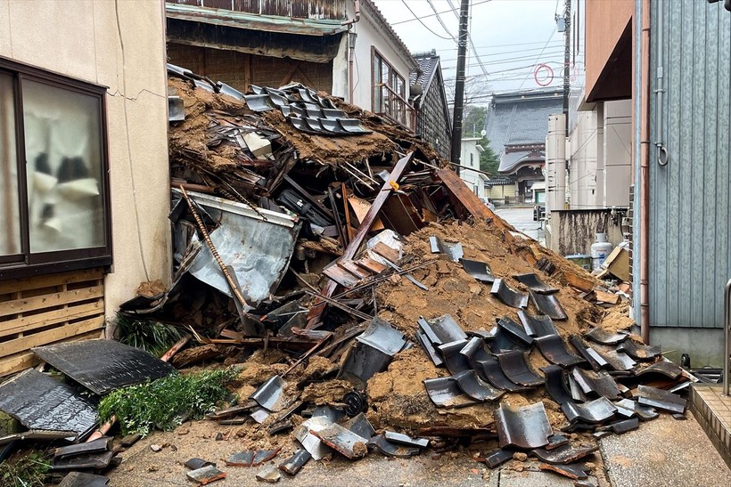 Japonya'da meydana gelen depremlerde hayatını kaybedenlerin sayısı 78'e yükseldi - Resim: 11