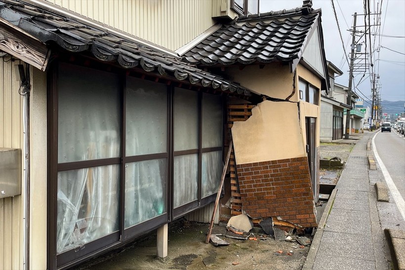 Japonya'da meydana gelen depremlerde hayatını kaybedenlerin sayısı 78'e yükseldi - Resim: 31
