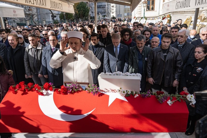 Usta sanatçı Ayla Algan son yolculuğuna uğurlandı - Resim: 18