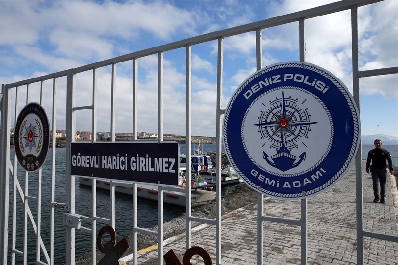 Kurbağa adamlar ve deniz polisleri Van Gölü'nde kaçakçılığa göz açtırmıyor, güvenliği sağlıyor - Resim: 2