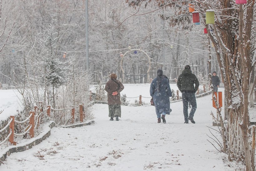 AKOM'dan gizli buzlanma uyarısı! İstanbul'a kar ne zaman yağacak? Özellikle 'öğle' saatlerine dikkat edin 🌨️❄️☃️| 12 OCAK HAVA DURUMU NASIL? - Resim: 11