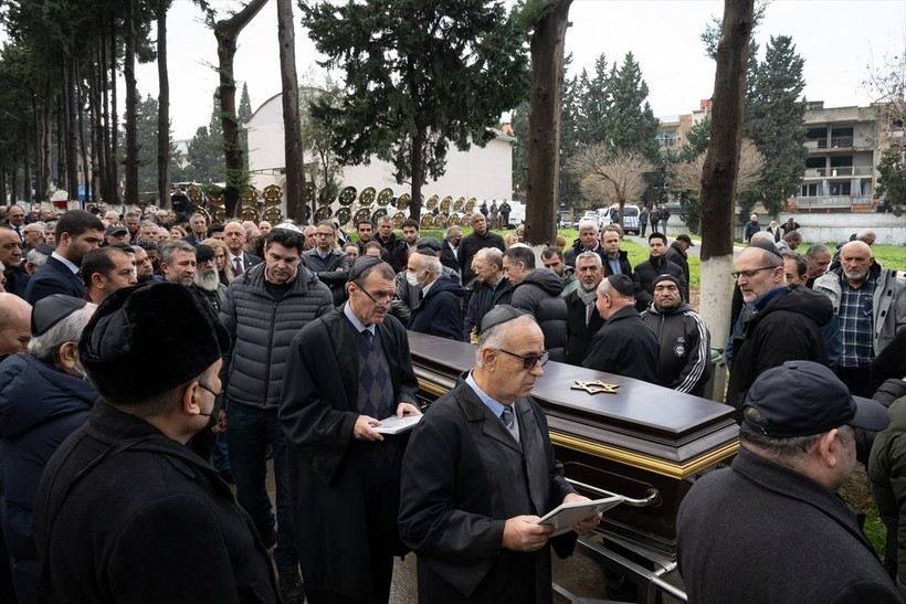 Atatürk fotoğrafları koleksiyonuyla tanınan yazar Hanri Benazus İzmir'de son yolculuğuna uğurlandı - Resim: 8
