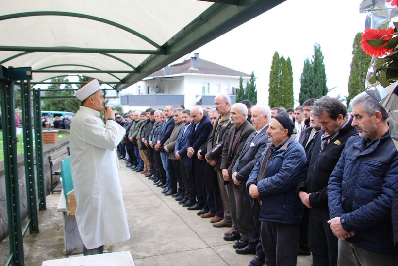 Trabzon'da silahla intihar eden lise öğrencisi arkadaşlarından helallik istemiş - Resim: 12