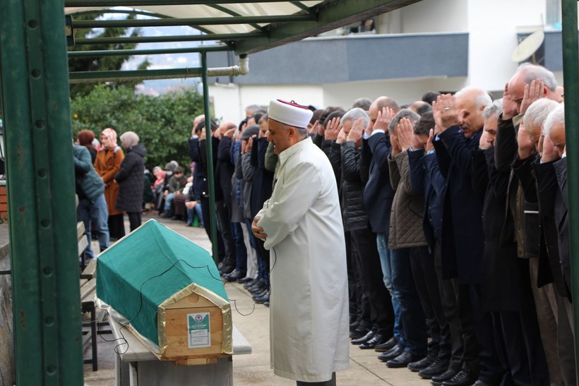 Trabzon'da silahla intihar eden lise öğrencisi arkadaşlarından helallik istemiş - Resim: 14