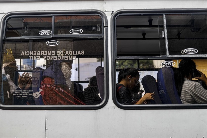 Epifani Bayramı dünyanın dört bir yanında kutlandı! -40 derece sulara girdiler - Resim: 49