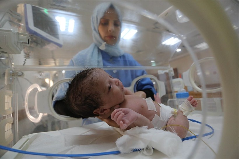 İsrail'in saldırı altındaki Gazze'de mucize: Ölen annenin karnındaki bebek kurtarıldı - Resim: 10