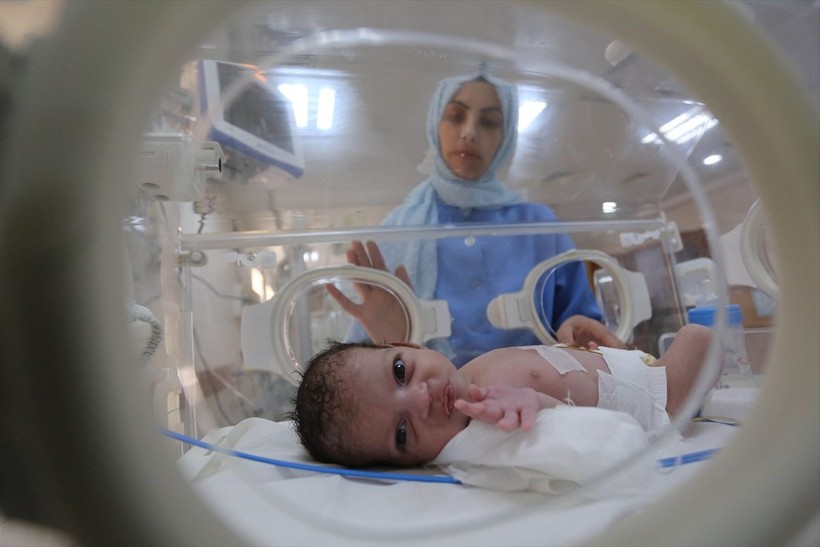 İsrail'in saldırı altındaki Gazze'de mucize: Ölen annenin karnındaki bebek kurtarıldı - Resim: 11