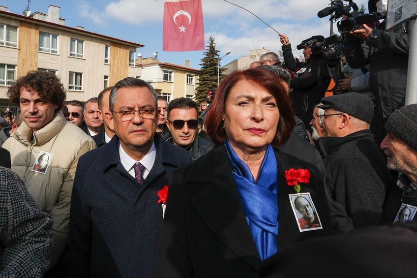 Uğur Mumcu ölümünün 31'inci yılında evinin önünde anıldı - Resim: 1