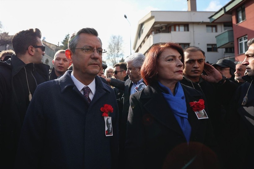 Uğur Mumcu ölümünün 31'inci yılında evinin önünde anıldı - Resim: 2
