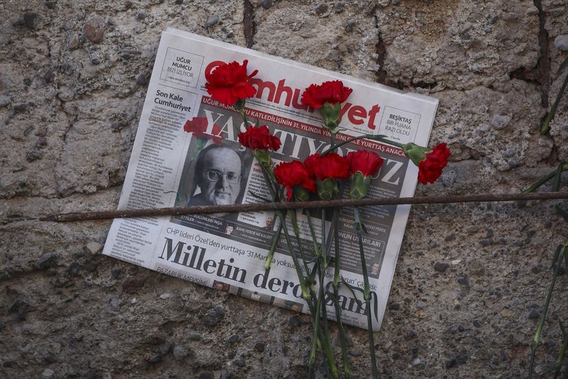 Uğur Mumcu ölümünün 31'inci yılında evinin önünde anıldı - Resim: 7
