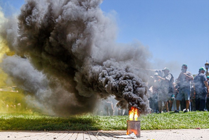 Arjantin'de binlerce işçi hükümeti protesto etti! - Resim: 10