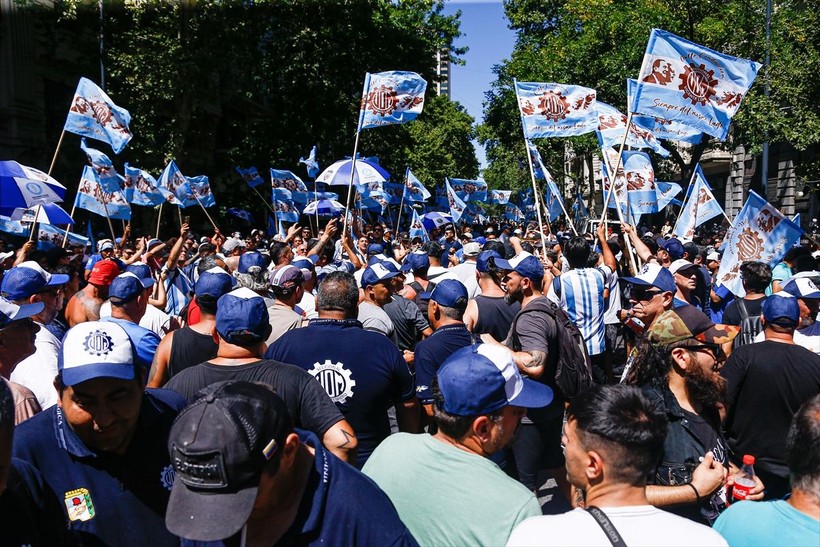 Arjantin'de binlerce işçi hükümeti protesto etti! - Resim: 29