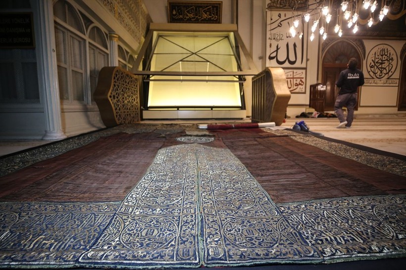 Bursa'da Ulu Cami'de sergilenen Kabe kapısı örtüsünün bakımı tamamlandı - Resim: 6