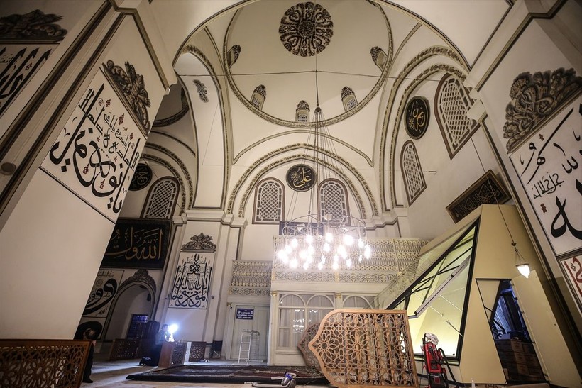Bursa'da Ulu Cami'de sergilenen Kabe kapısı örtüsünün bakımı tamamlandı - Resim: 9
