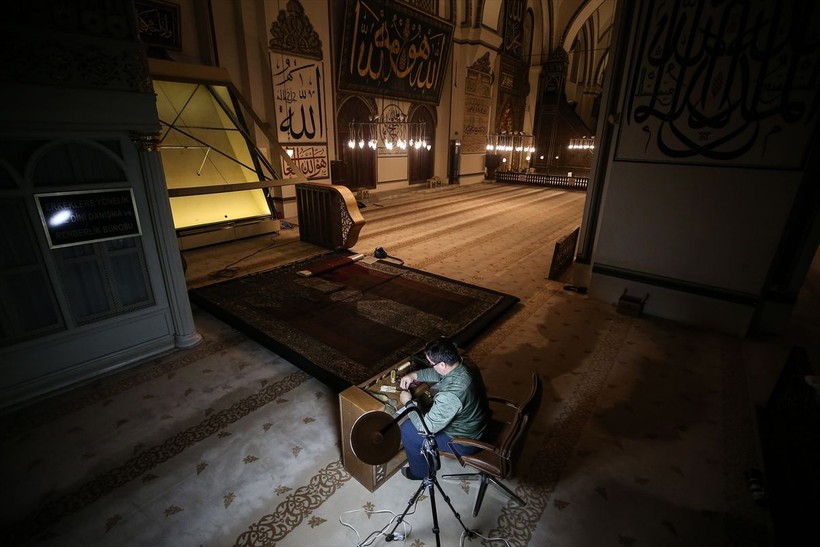Bursa'da Ulu Cami'de sergilenen Kabe kapısı örtüsünün bakımı tamamlandı - Resim: 16