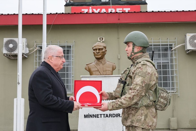 Milli Savunma Bakanı Yaşar Güler Hatay'da inceleme ve denetlemeler yaptı - Resim: 6