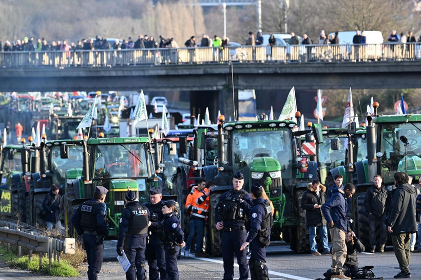 Avrupalı çiftçiler istediğini almadan pes etmiyor! Belçika'da protestolar büyüdü, yollar kapandı - Resim: 32