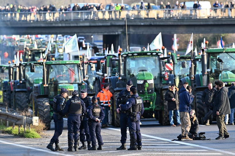 Avrupalı çiftçiler istediğini almadan pes etmiyor! Belçika'da protestolar büyüdü, yollar kapandı - Resim: 33