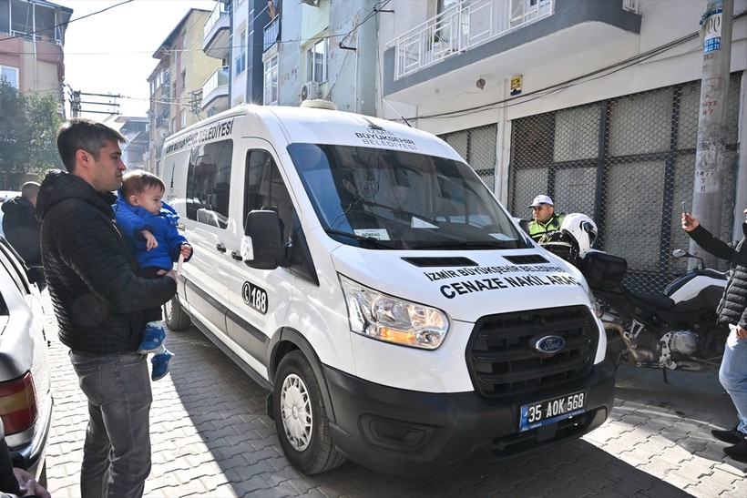İzmir'de canice katledilen taksicinin cenazesi memleketi Aydın'a götürüldü - Resim : 10