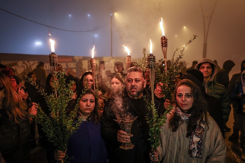 Hatay, Adıyaman ve Osmaniye'de hayatını kaybedenler için 'sessiz yürüyüş' düzenlendi - Resim: 9