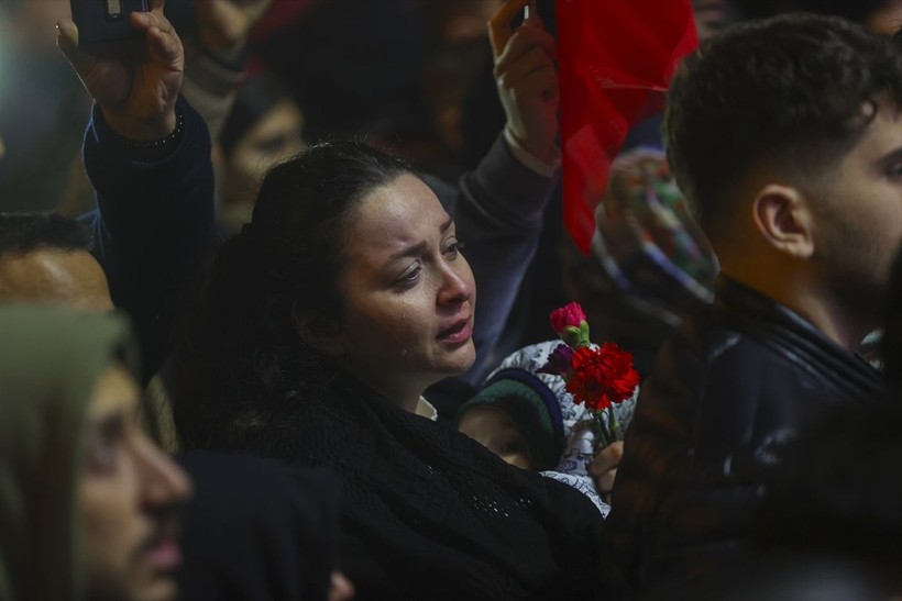 Hatay, Adıyaman ve Osmaniye'de hayatını kaybedenler için 'sessiz yürüyüş' düzenlendi - Resim: 18