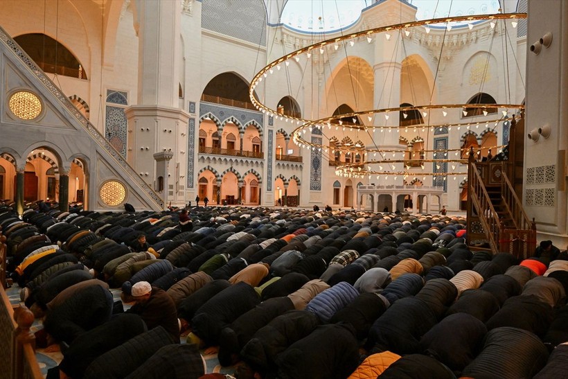 Miraç Kandili yurt genelinde dualarla idrak edildi - Resim: 12