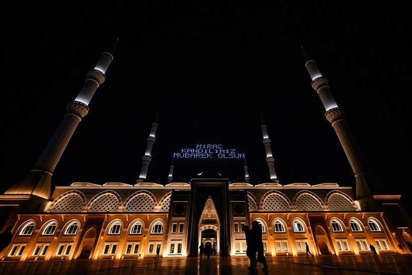 Miraç Kandili yurt genelinde dualarla idrak edildi - Resim: 21